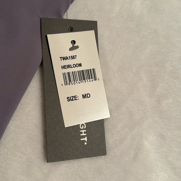 Women’s Threads 4 Thought Cross Waist leggings, size Medium - Picture 6 of 8